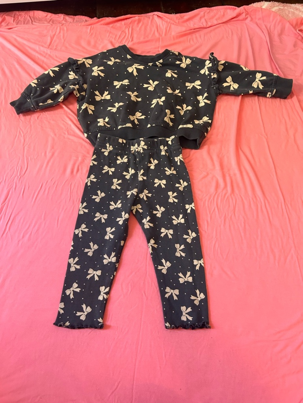 Matching set - Picture 1 of 2
